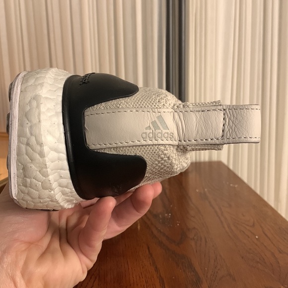 Adidas A16+ Ultraboost - Picture 9 of 9